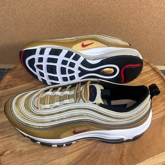 Nike
Air max 97
'Metallic gold 23
NWOT - Picture 4 of 16